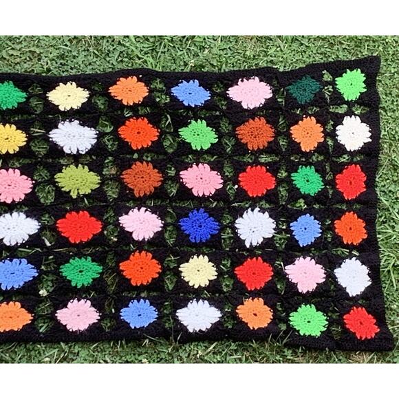 Vintage Daisy Crochet Granny Afghan Purple White Flower Blanket Throw Handmade - Picture 3 of 6